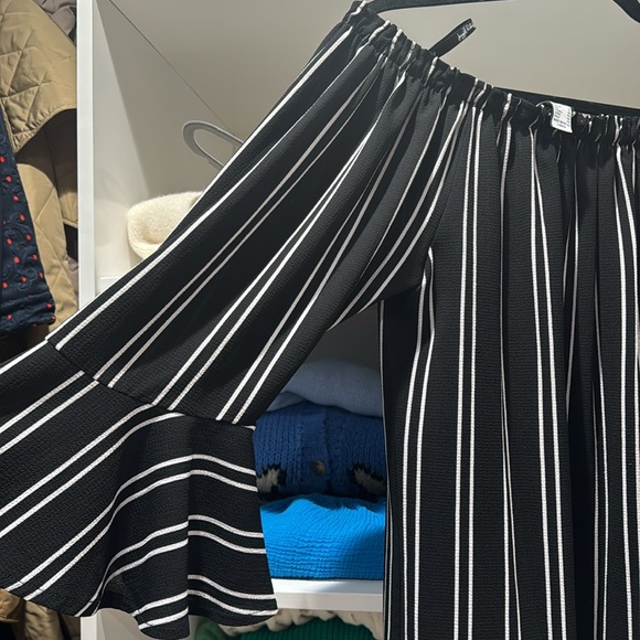 excellent condition off the shoulder Joseph blouse. - Picture 2 of 3